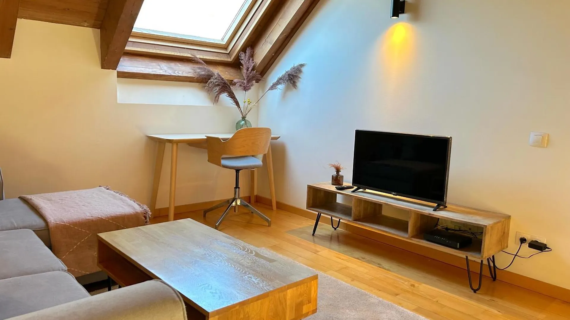 Atic Lluminos I Familiar By Rural D'Aneu Apartment Esterri D'Aneu 0*,  Spain