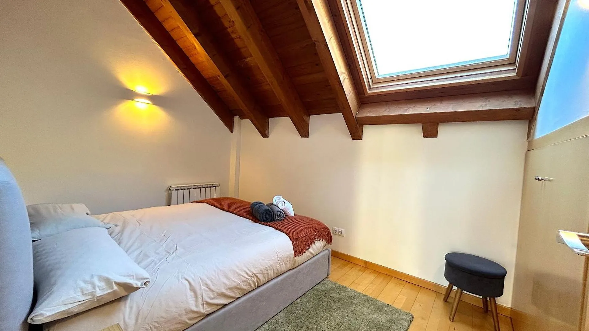 Atic Lluminos I Familiar By Rural D'Aneu Apartment Esterri D'Aneu Spain